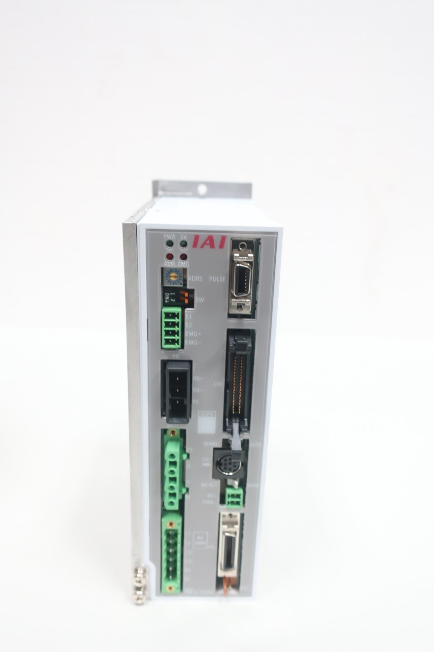 Iai SCON-CA-200A-NP-5-2 Servo Drive Controller 0-333hz 200-230v-ac 0-80v-dc  3ph