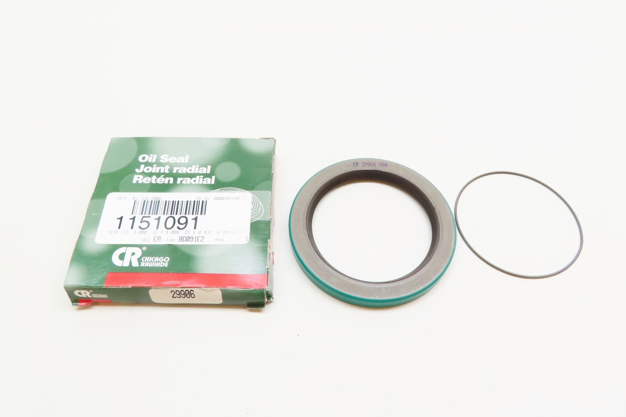 NEW CR CHICAGO RAWHIDE 9826 OIL SEAL 