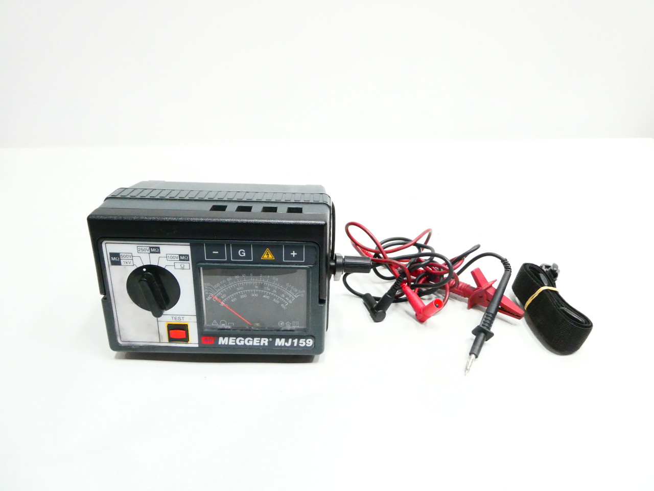UEI IRT20 Hand Crank Insulation Tester