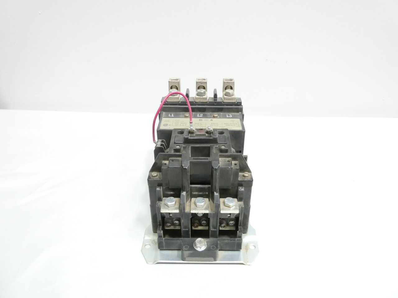 Allen-Bradley 100-C30Z-00 Contactor at Rs 1000, AC Contactor in Bhavnagar