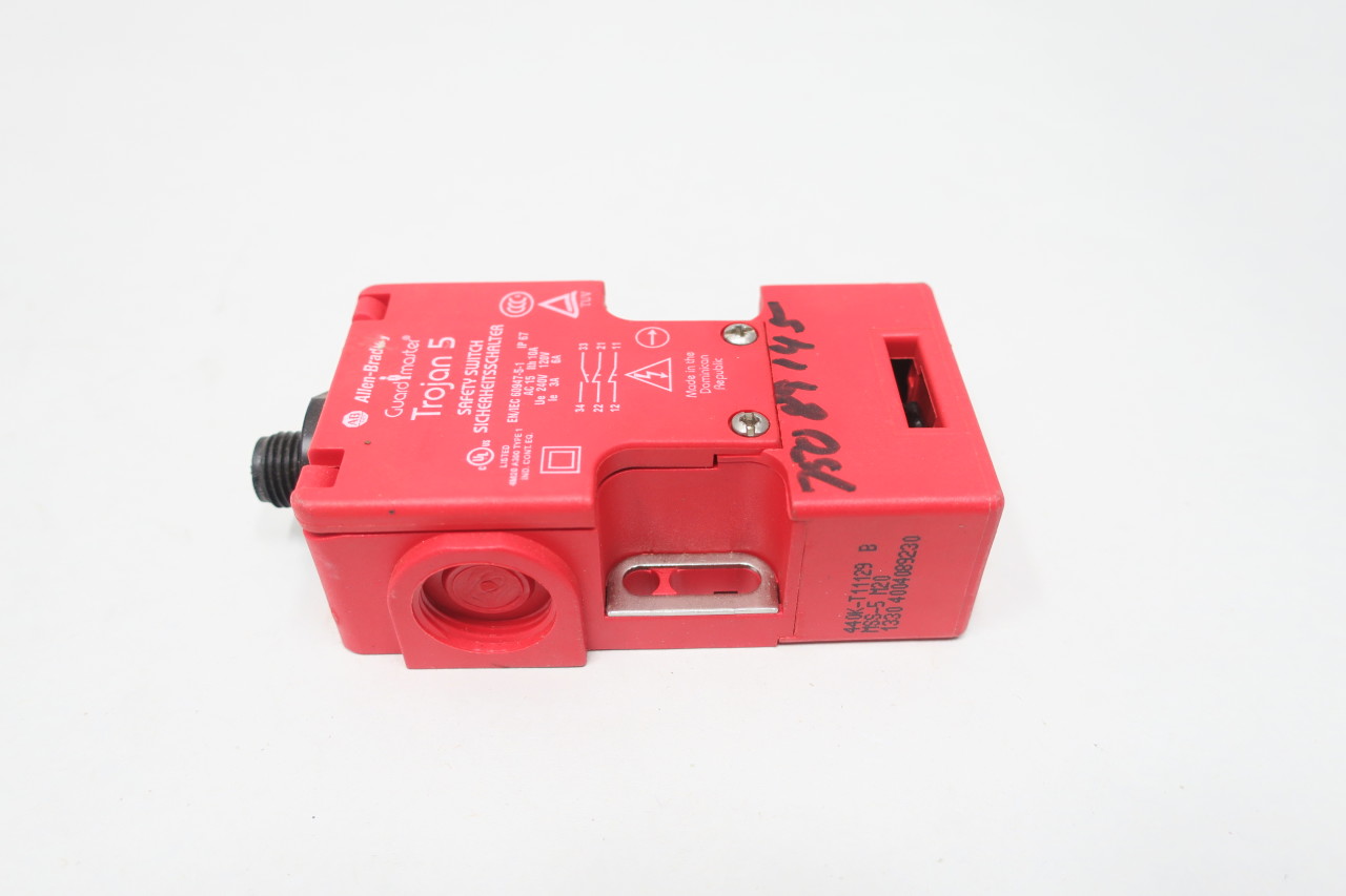 ALLEN BRADLEY EN/IEC 60947-5-1 SAFETY SWITCH 120/240V-AC